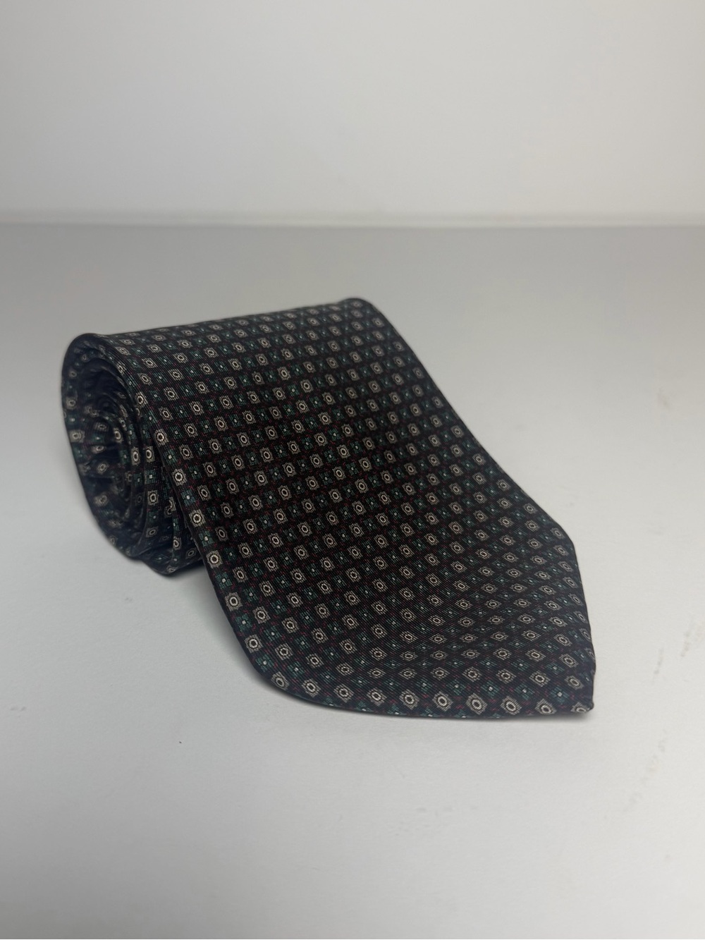 Men's 100% Silk Geometric Tie Pointed Classic Length 57-60" Made in USA READ DIS